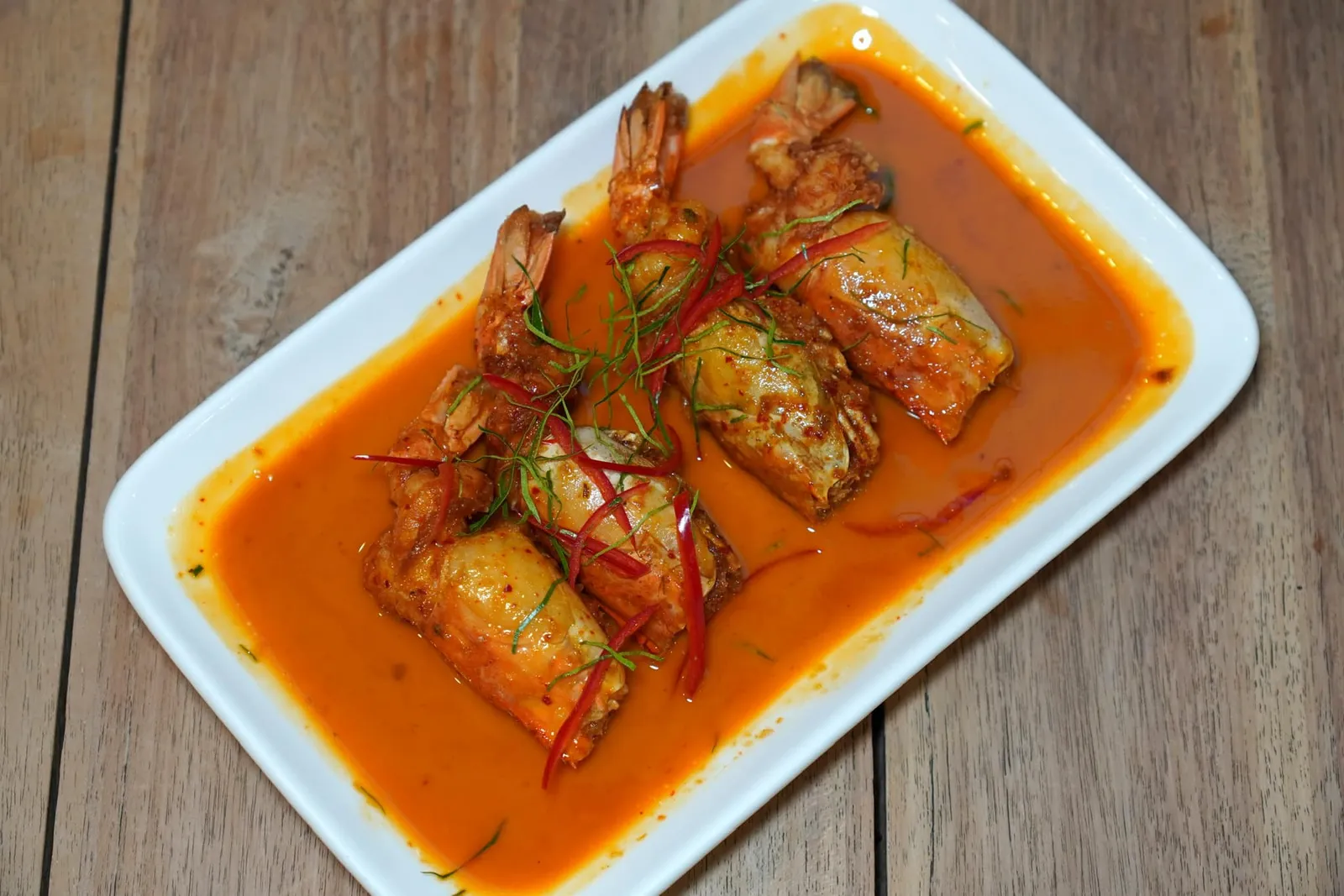 ฉู่ฉี่กุ้ง (300++) ฉู่ฉี่ที่ดีควรมีรสชาติจัดจ้าน มีความหวานและเค็มตัดกันพอเหมาะ เนื้อกุ้งสุกกำลังดี เคี้ยวแล้วสู้ฟัน (14/20)