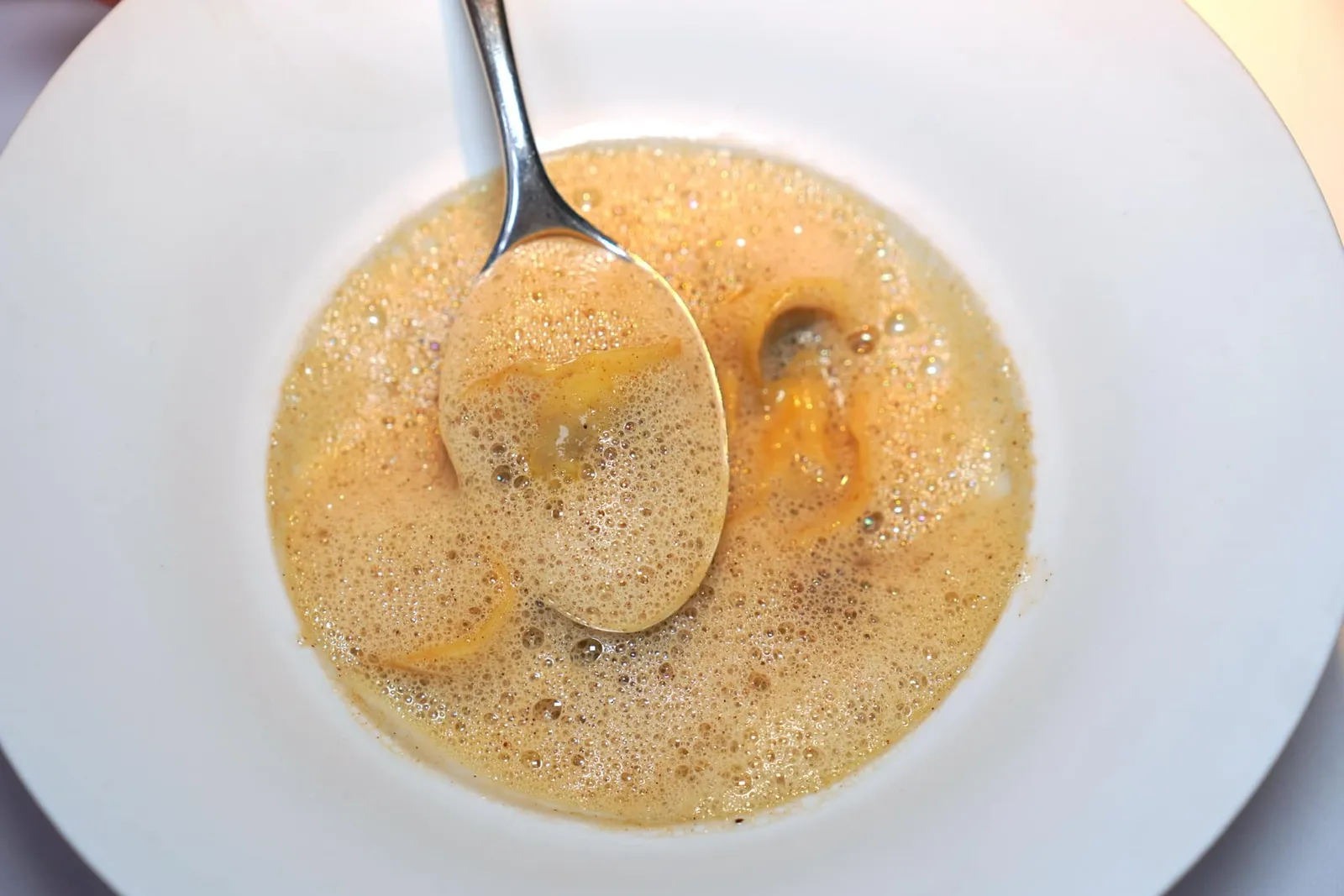 „2003” Veal - Tortellini - Brown Butter (52 CHF)รอบ ๆ เป็น Brown Butter Foam ให้เนื้อสัมผัสที่ครีมมี่และละมุนโดยไร้ซึ่งความเลี่ยน (17/20)