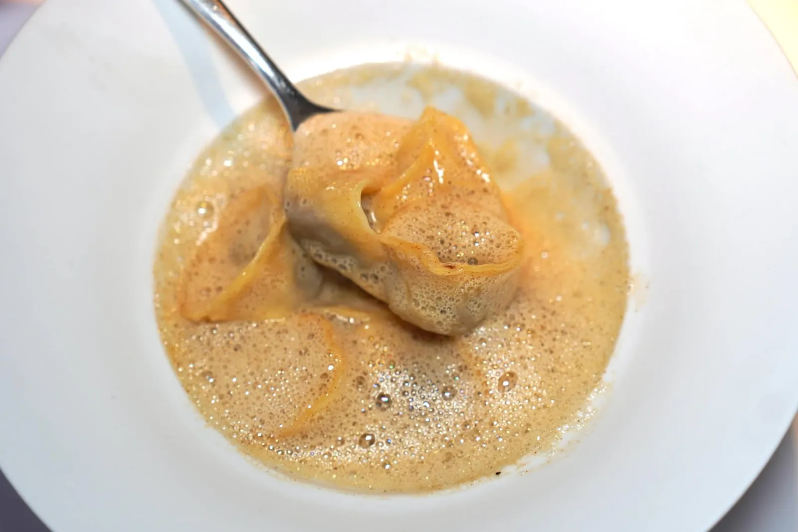 „2003” Veal - Tortellini - Brown Butter (52 CHF)ภาพแสดงตัว Tortellini (17/20)