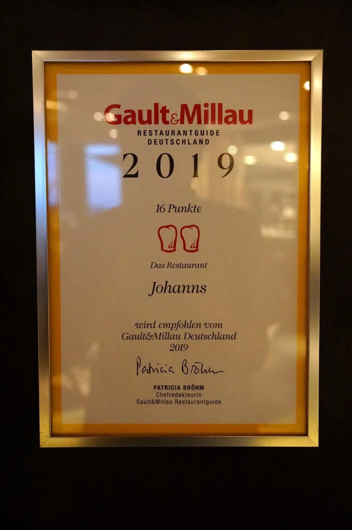 👨🏻🍳👨🏻🍳 16 Points Gault e Millau Guide (2 Toques) - 16 คะเเนน โกท มิโย (หมวกสองใบ)