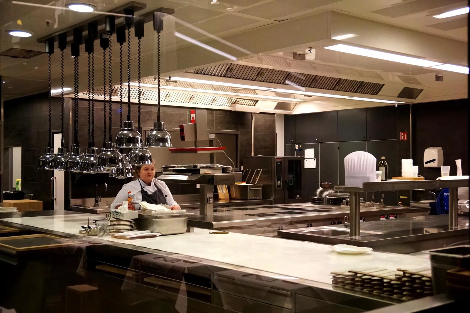มีครัวกึ่งเปิดแบบ Semi-open kitchen