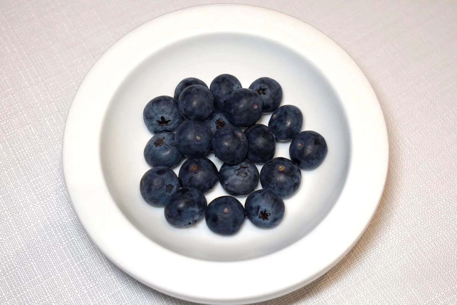 Blueberriesทางร้านจะเสิร์ฟ Blueberries มาให้ชิมกันระหว่างรออาหาร
