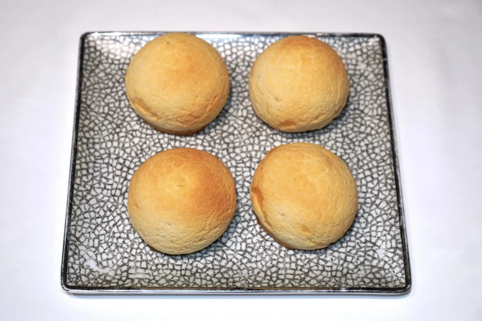 酥皮叉烧包 (12 CNY+)Barbecued Pork Bunจานที่สร้างความประทับใจให้กับเราได้มากที่สุดคือซาลาเปาหิมะหมูแดงโดยผิวซาลาเปาเบาละมุนคล้ายหิมะ (17/20)