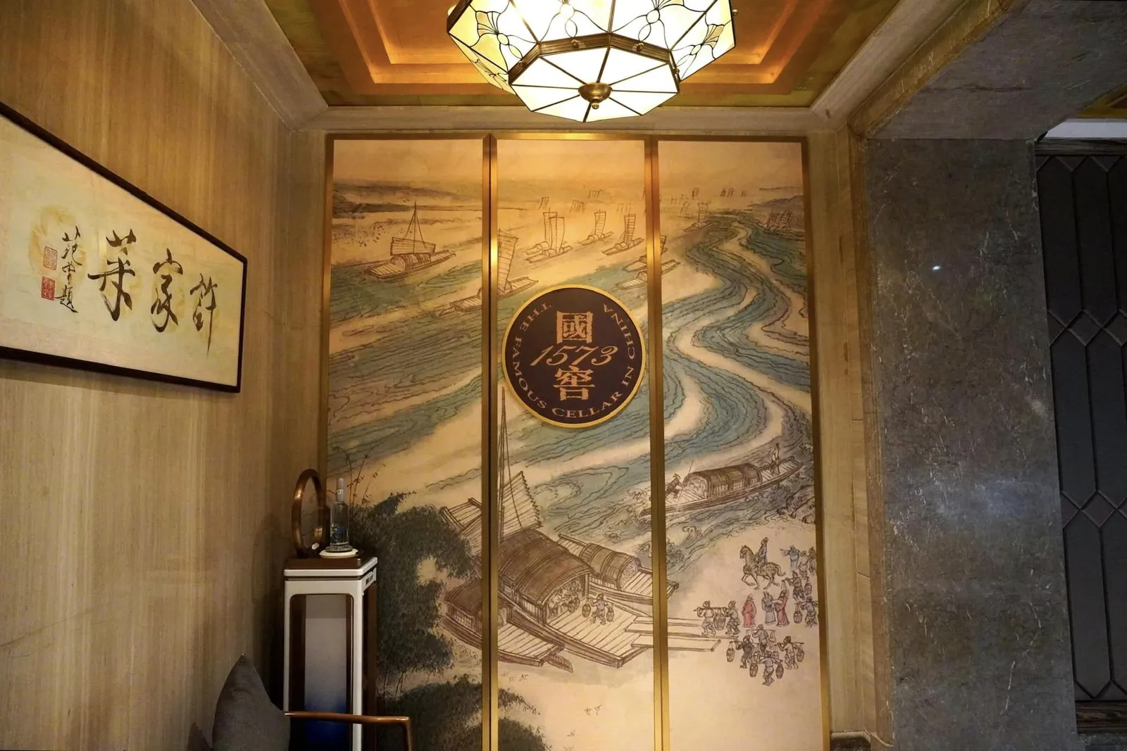 สำหรับการเดินทางมาที่นี่ให้ค้นหาคำว่า Xujia Cai (Wangjiang Branch) จาก Google Maps หรือเรียกรถบริการเพื่อป้องกันความสับสนที่อาจปักหมุดผิดไปที่ร้านอาหารหรือสาขาอื่น ๆ ได้นั่นเอง