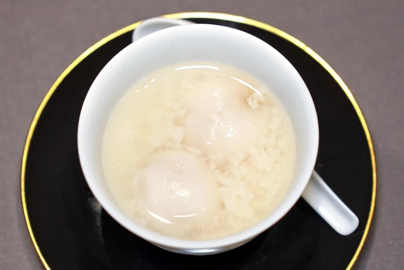 醪糟汁薄皮汤圆 (58 CNY+)RICEBALLS STUFFING WITH FERMENTED RICEปิดท้ายด้วยขนมโมจิสอดไส้ข้าวหมักเสิร์ฟมาในน้ำข้าวหมักรสเปรี้ยว (14/20)