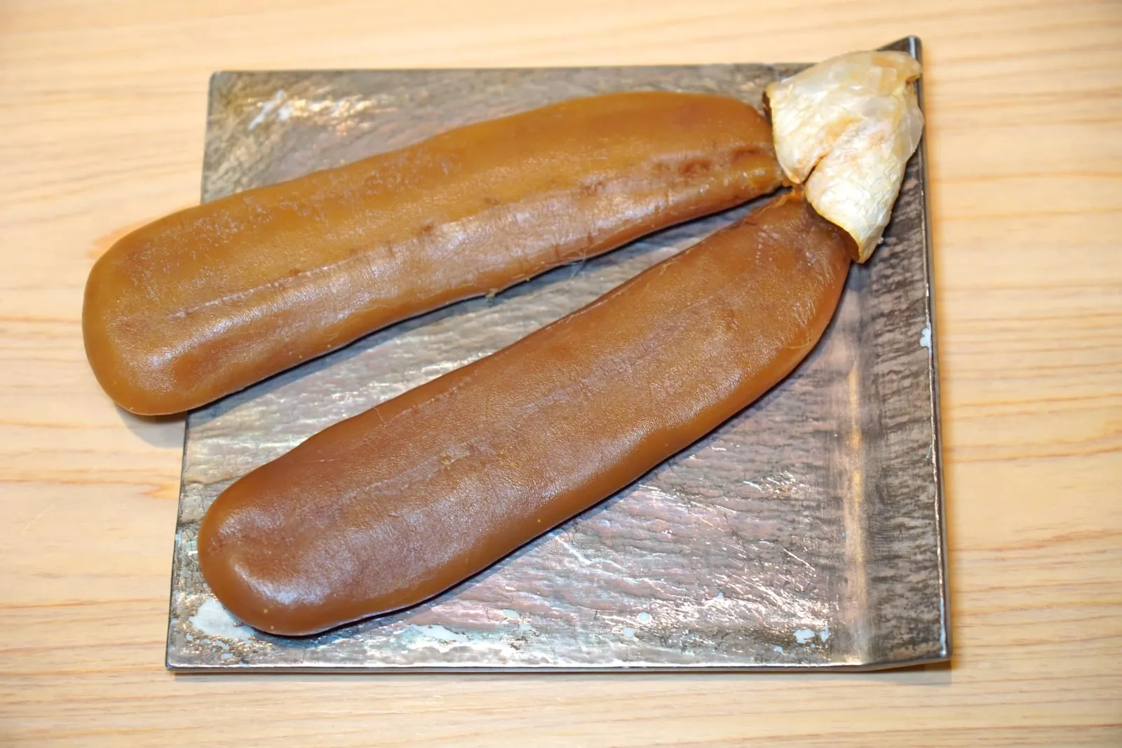 Yaki Gohanภาพของ Karasumi หรือไข่ปลากระบอกมาซึ่งมีความคล้ายคลึงกันกับ Bottarga ของฝั่งตะวันตก (15/20)