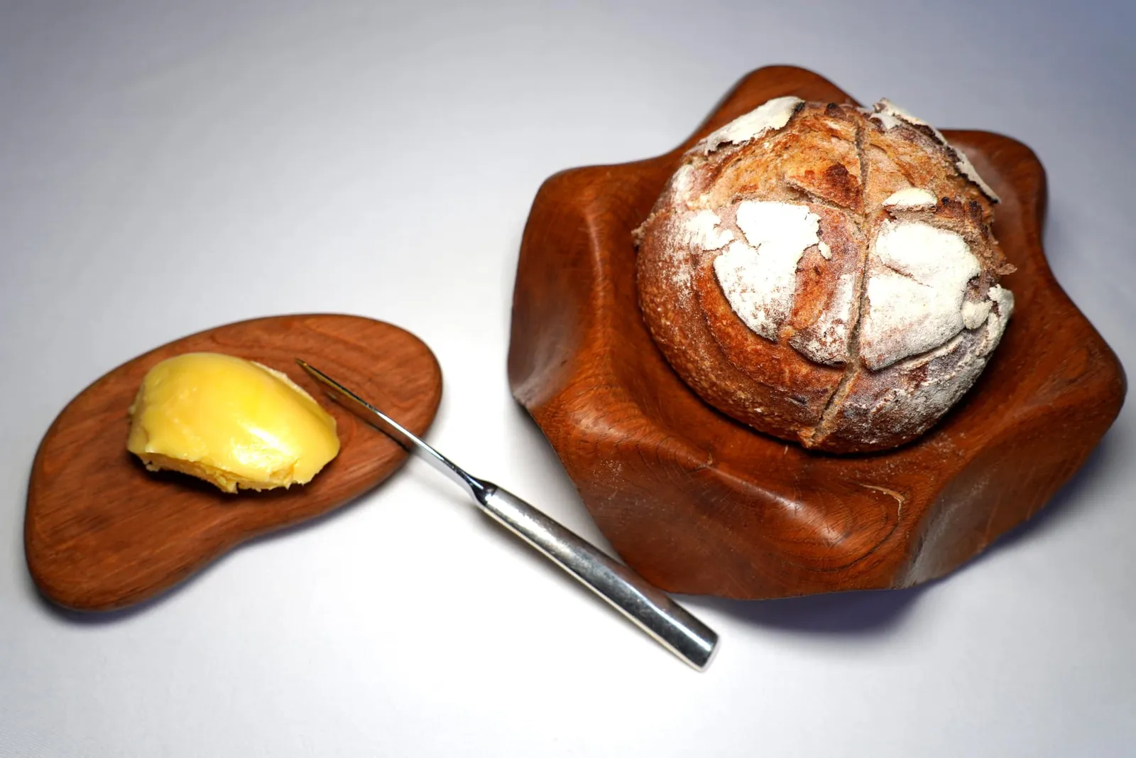 Bread and Butterขนมปังที่เตรียมกันสด ๆ ใหม่ ๆ ทุกวันในร้านจับคู่กับเนยเค็มจาก French Basque Country