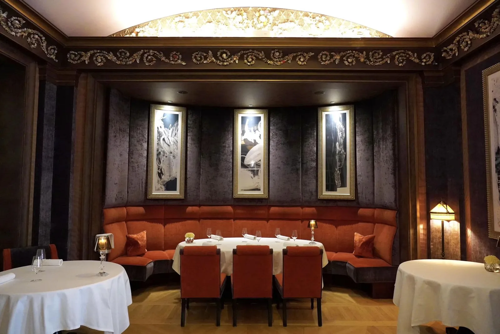 อย่างไรก็ตาม Le Grand Hôtel de Bordeaux ได้ปิดตัวลงในปี 1990 ก่อนที่หน่วยงาน FIB (Financière Immobilière de Bordeaux) จะเข้าซื้อพื้นที่ต่อและปรับปรุงเพื่อขายต่อให้กับเครือโรงแรม The Regent และเปิดทำการอีกครั้งในปี 2007 ภายใต้ชื่อ The Grand Hotel Bordeaux & Spa