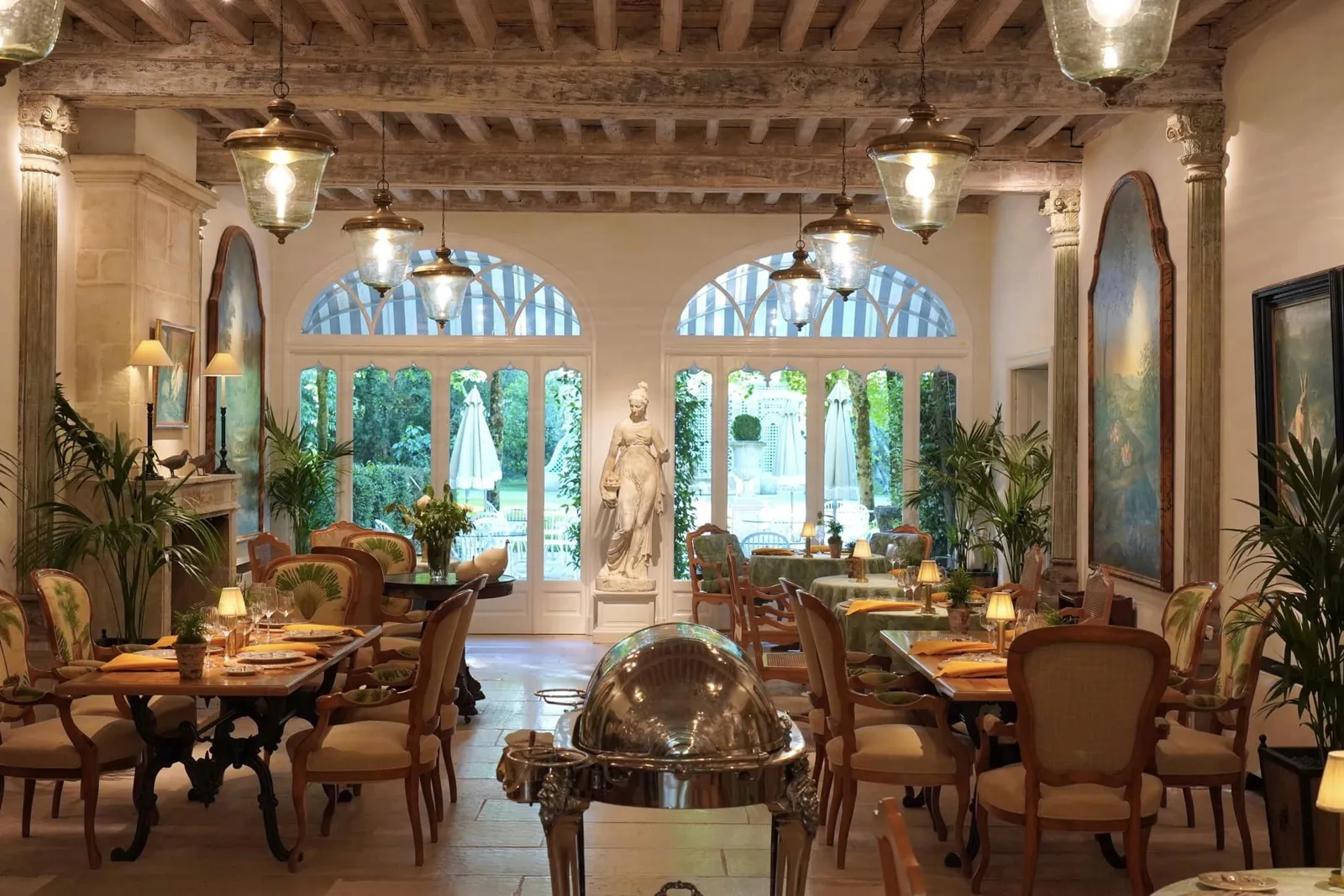 ภายในโรงแรมยังประกอบไปด้วยห้องอาหารที่นำเสนออาหารสุขภาพภายใต้แนวคิด Grande Cuisine Minceur®