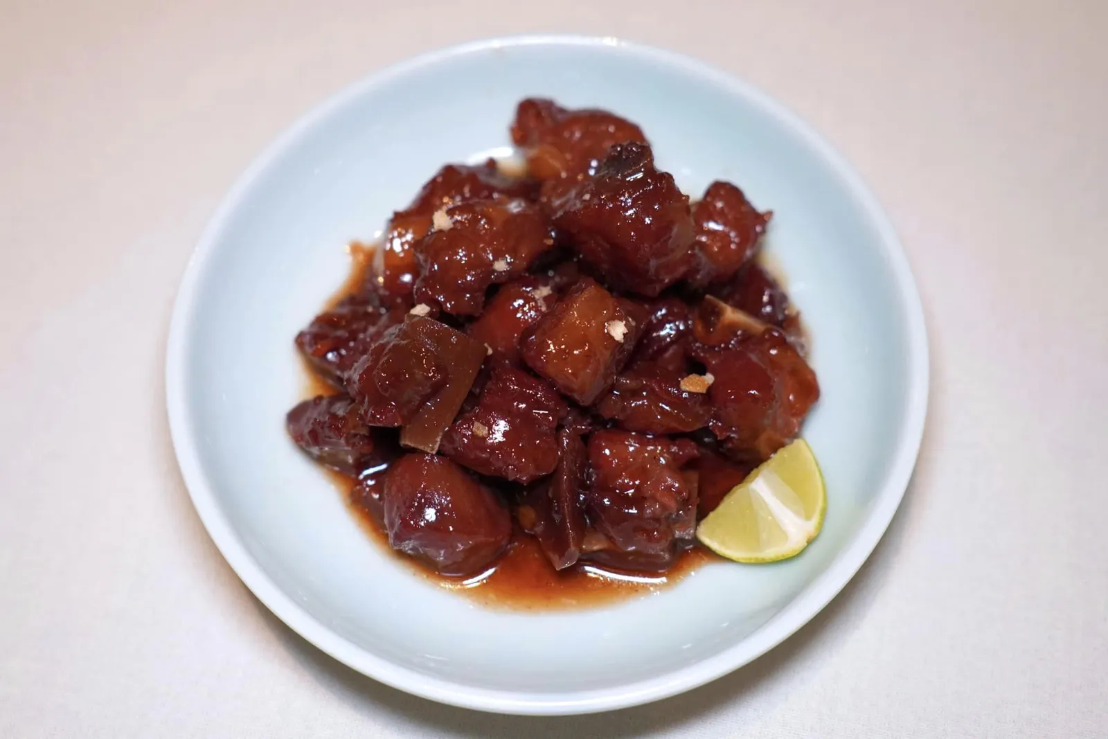 陳皮糖醋排骨 (96 HKD+)Sweet and sour spare ribsซี่โครงหมูหั่นมาเป็นชิ้น ๆ พอดีคำ เชฟผัดมากับซอสเปรี้ยวหวานพอขลุกขลิกรับประทานง่าย (13/20)