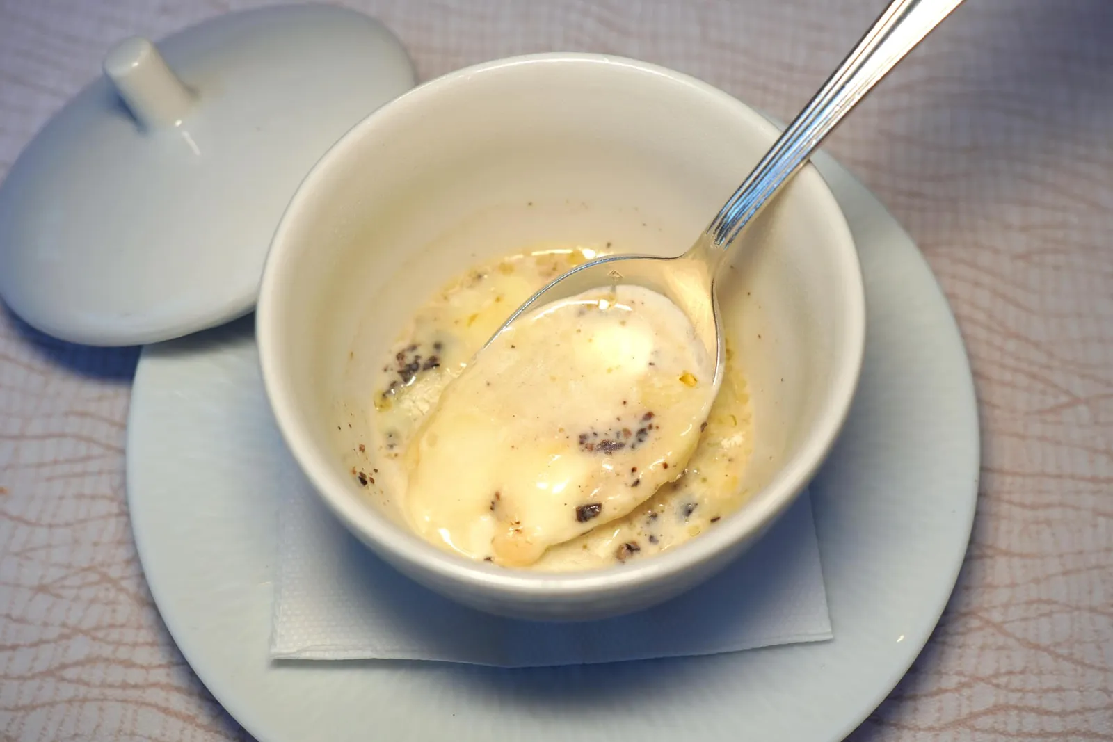 Cocotte de Rocamadour de chez Chambon au mascarpone et truffesเราสามารถสัมผัสได้ถึงความครีมมี่ของ Mascarpone ตัดกันกับความเข้มและเข้มข้นของ Rocamadour ทั้งยังมีกลิ่นหอมของทรัฟเฟิลที่พอเหมาะ (15/20)