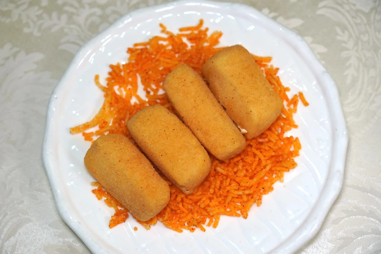 椒鹽奇脆豆腐 (12 HKD+/pc)Crispy Fried Tofuห้ามพลาดสุดยอดเมนูเด็ดของร้านอย่างเต้าหู้ที่มีเรื้อสัมผัสตรงกลางละมุนคล้ายกับพุดดิ้งจนแทบจะละลายไปในปากในขณะที่ผิวชั้นนอกมีชั้นของความกรอบเพียงบาง ๆ เท่านั้น (15/20)