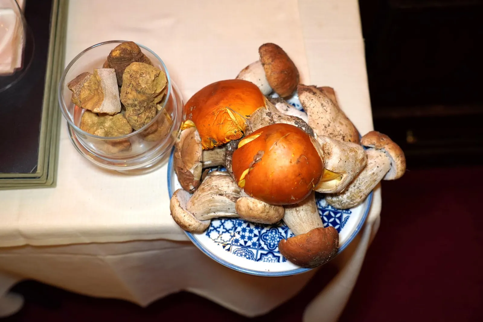 วัตถุดิบสำคัญของฤดูหนาวคือเห็ด Porcini และ Alba White Truffle