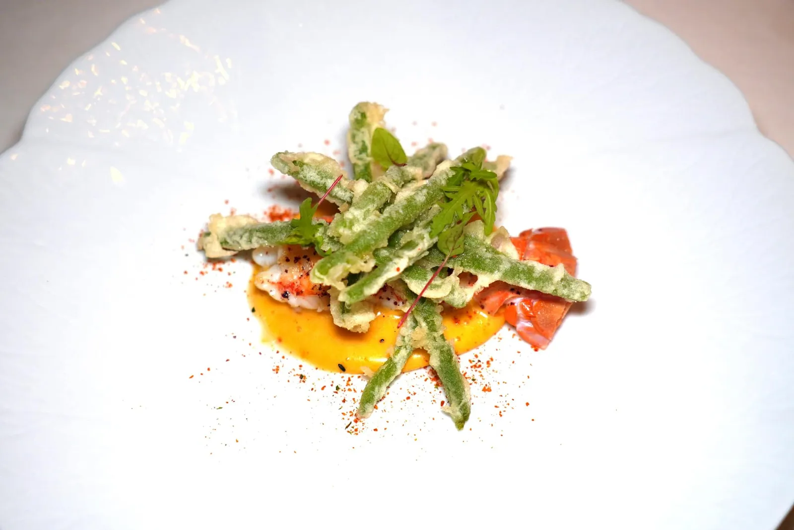 Maltaise Langoustinegreen beansกุ้งล็องกูสทีนเนื้อหวานโดยธรรมชาติ เชฟเสิร์ฟมากับซอส Maltaise ตัดกันกับความกรอบของถั่วทอดมาแบบเทมปุระ (15/20)