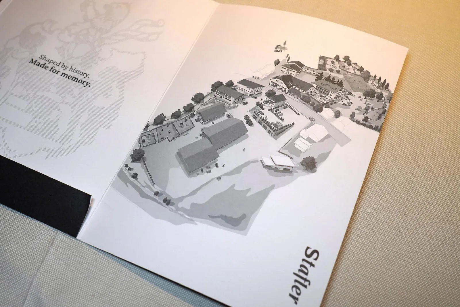 ส่วนผู้ที่เป็นคอไวน์สามารถเลือกการ Pairing โดย Sommelier มากความสามารถคือคุณ Lisa Kinkelin ในราคาเพียง 98 € หรือเลือกไวน์ท้องถิ่นแบบขวดซึ่งมีราคาเริ่มต้นประมาณ 40 € เท่านั้น