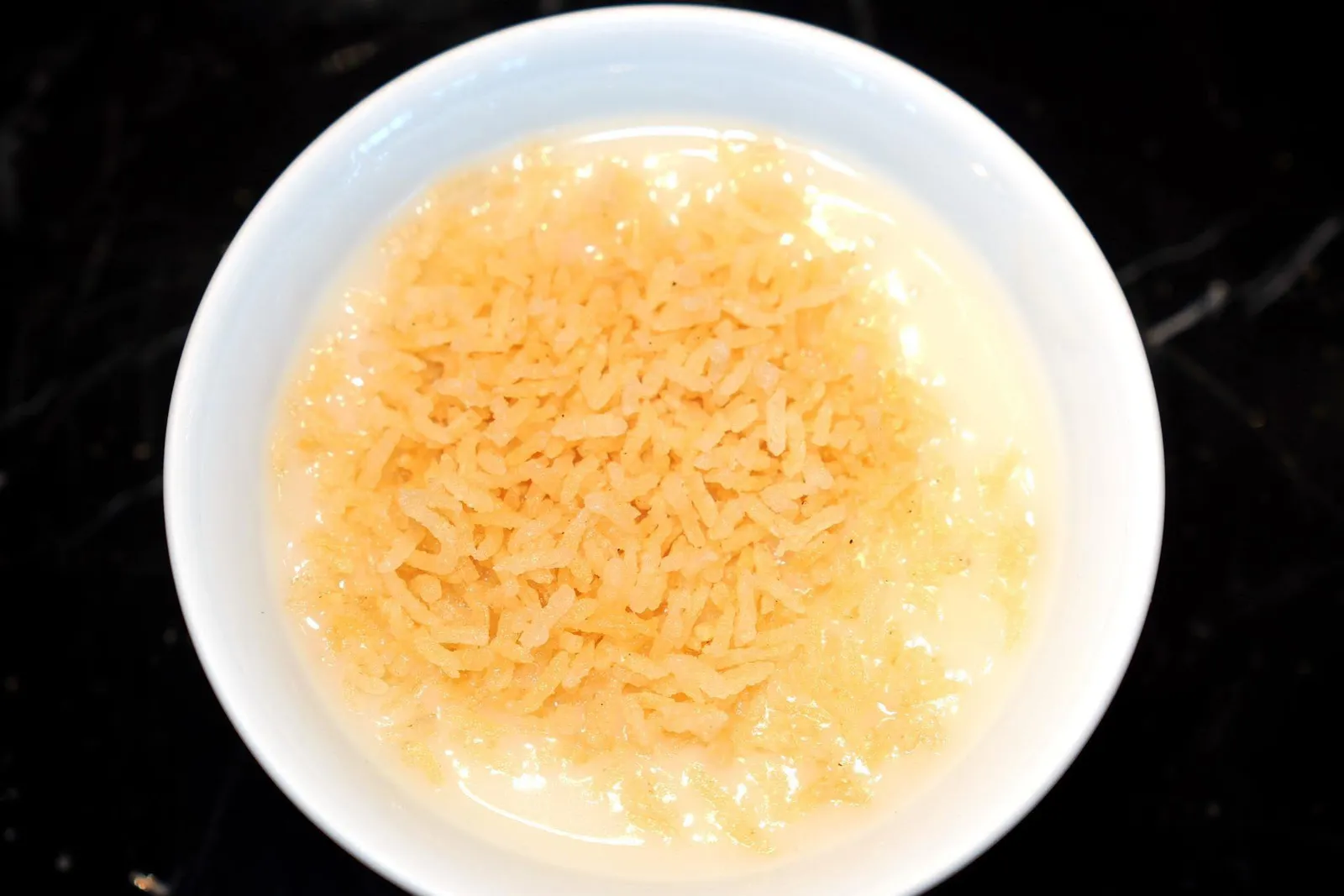 鲜承海鲜泡饭 (128 CNY+)”HOKKLO“ Seafood Rice Soupพนักงานจะค่อย ๆ ตักแบ่งให้ลูกค้าทุกคน(16/20)