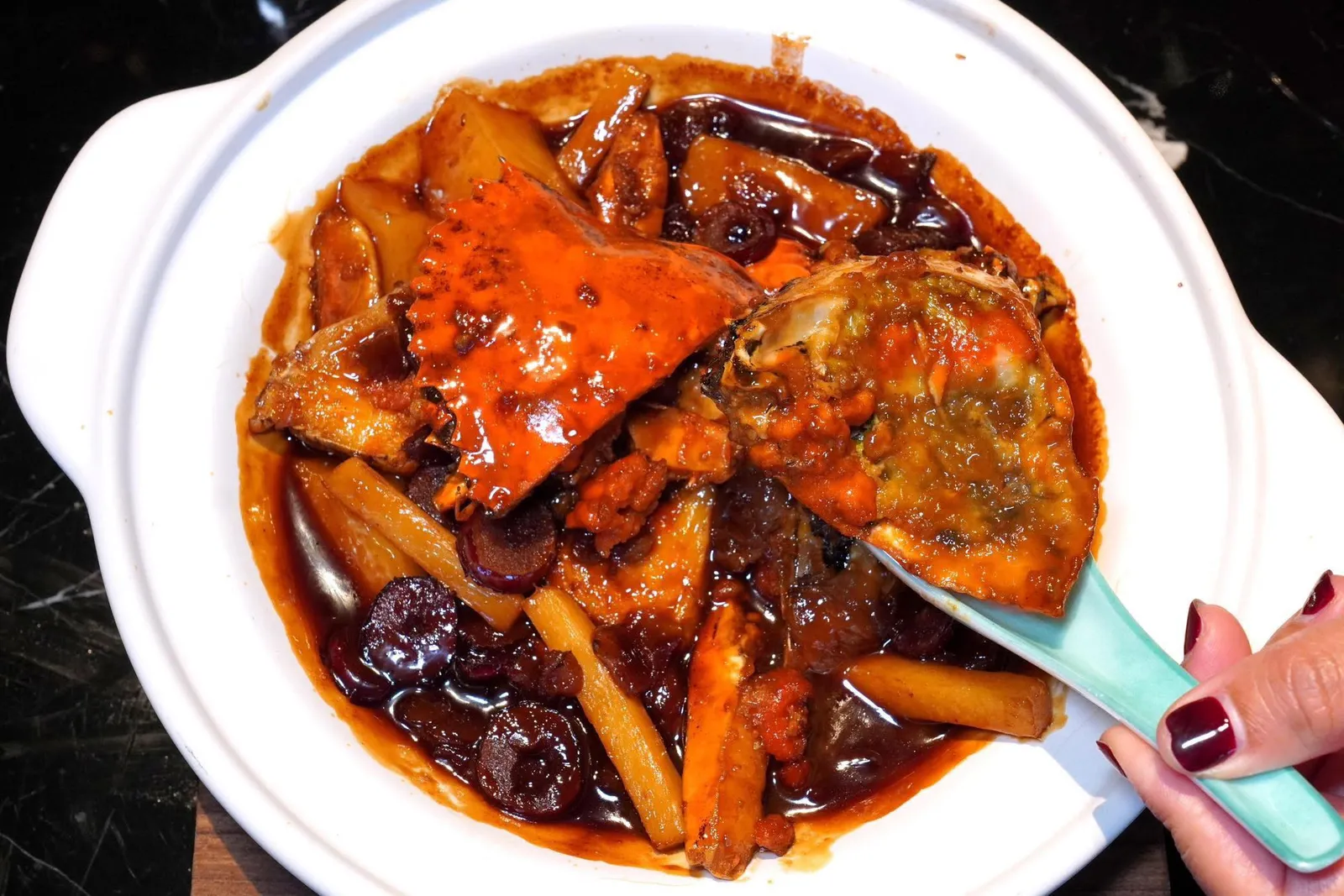 桂圆老酒焖红鲟 (350克) (288 CNY+)Stir-fried Female Mud Crab, Dried Longan, Aged Chinese Rice Wineนอกจากนี้ยังมีแป้งข้าว (年糕) นุ่มหนึบเคี้ยวเพลินมาก ๆ (16/20)