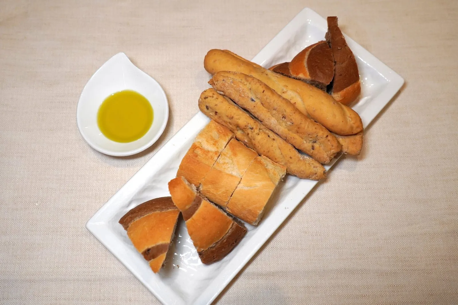 Bread And Olive Oilขนมปังและน้ำมันมะกอก