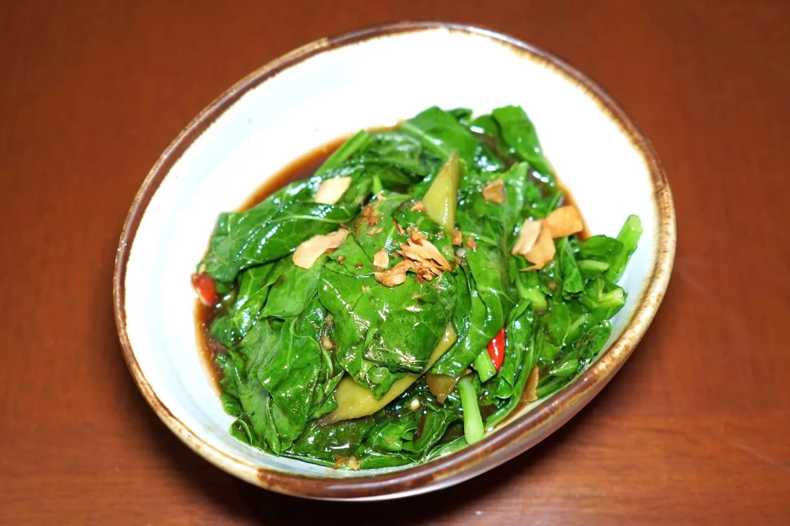 Kaleผัดคะน้าน้ำมันหอยผัดคะน้าน้ำมันหอยรสชาติมาตรฐานเสิร์ฟมาในปรอมาณค่อนข้างเยอะเช่นกัน