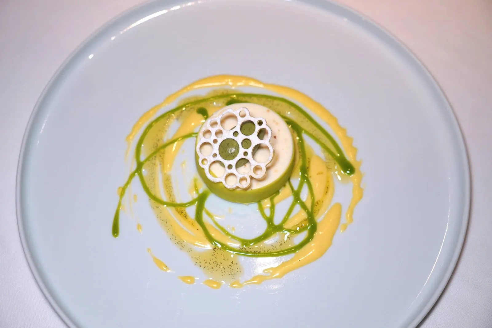 Cremoso di Limone, basilico e olio alla vanigliaของหวานหลักในเซ็ตคือครีมเลมอนจับคู่มากับรสชาติฉุนของเบซิลและน้ำมันวานิลลา (15/20)
