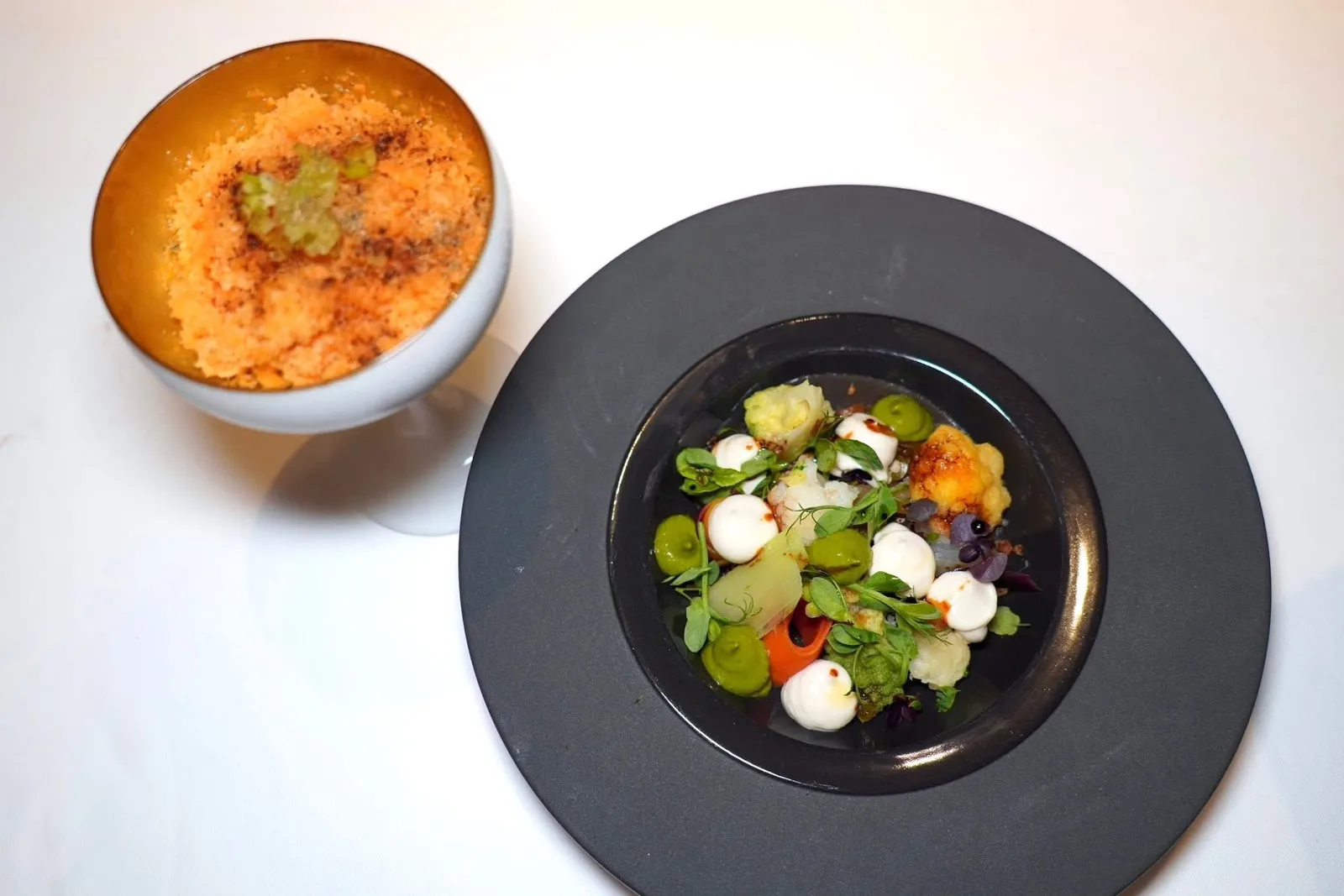 Alici nel giardino delle meraviglie (quadro di verdure in diverse consistenze)มาถึงคอร์สหลักจานแรกอย่างเป็นทางการ (15/20)