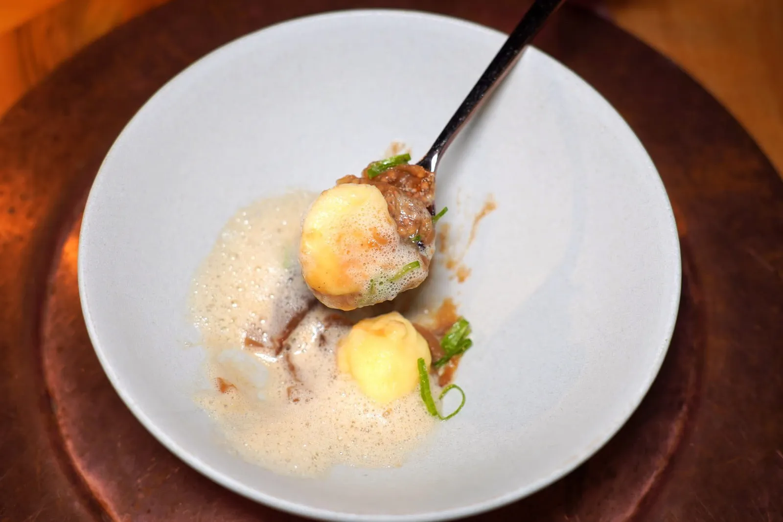 ONION,ALBUMIN COTTAGE CHEESE, BEER, JAMAR CHEESE, YEASTองค์ประกอบในจาน (16/20)