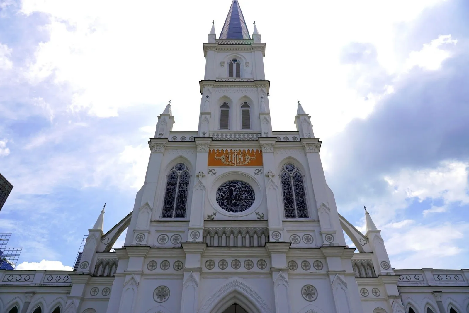 ในปัจจุบัน Chijmes เป็นศูนย์กลางร้านอาหาร บาร์ คาเฟ่ และสถานที่จัดงานแต่งงานรวมไปถึงอีเวนต์ต่าง ๆ