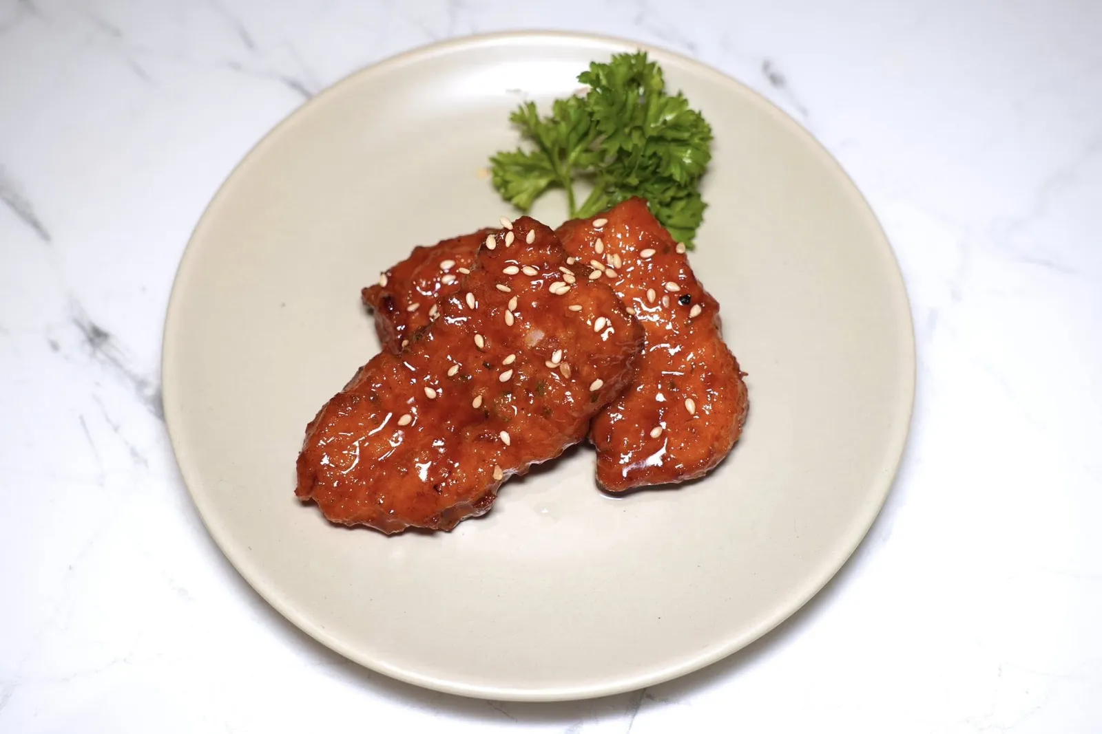 ซี่โครงหมูจักรพรรดิPork Ribs Kingซี่โครงหมูนุ่ม ๆ ผัดกับซอสจนได้รสชาติเข้มข้น