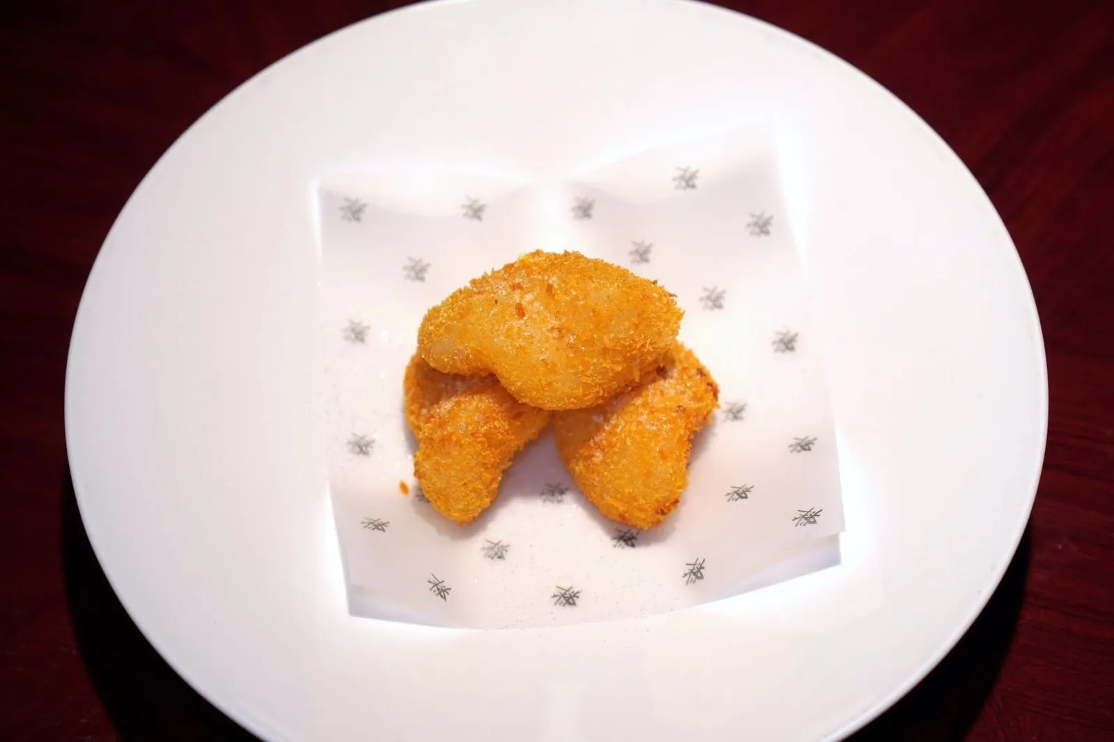 儿时洋糖糕 (38 CNY+)Deep Fried Sweet Glutinous Rice Cakeของหวานอย่างแรกคือเค้กข้าวเหนียวทอดเบากรอบ รสชาติหวานกลมกล่อม (15/20)