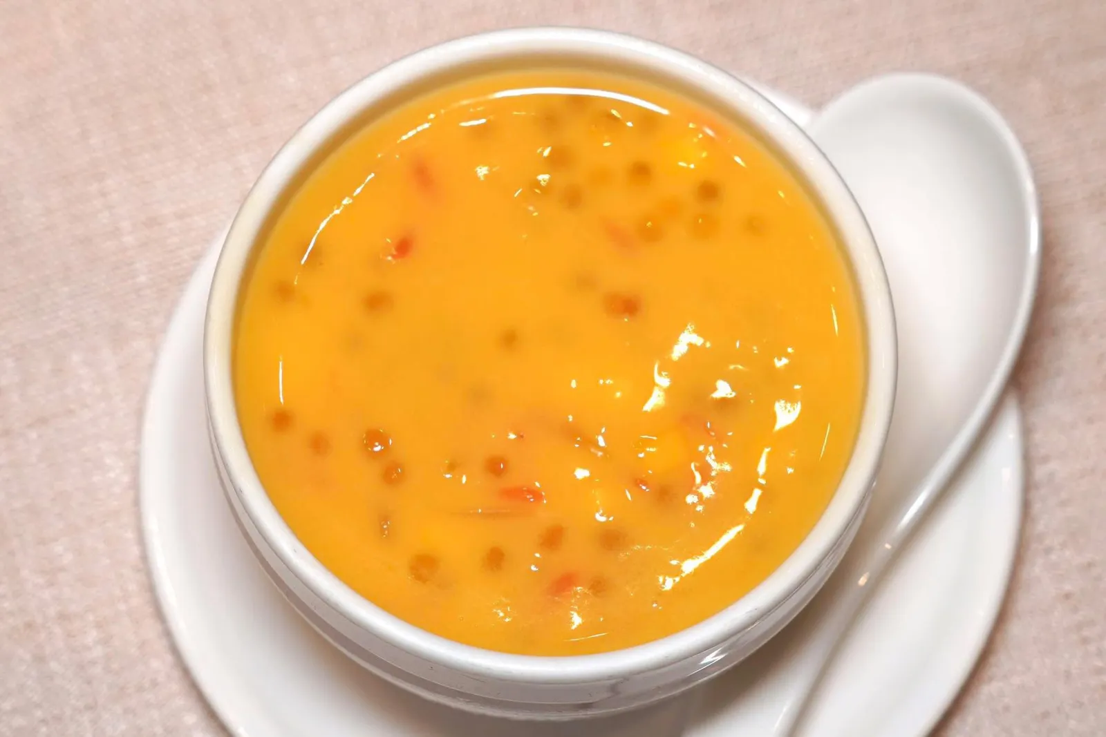 杨枝甘露 (50 CNY+)Mango Sago with Pomeloสาคูมะม่วงรสชาติไม่ค่อยหวานนักทำให้ความขมของส้มโอโดดเด่นขึ้นมา (13/20)