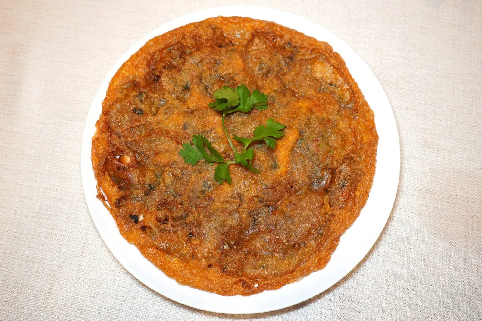 潮州蚝仔烙 (138 CNY+)Pan-fried Flour Omelette with Baby Oysterหอยนางรมทอดกับไข่มาแบบกรอบและฉ่ำโดยที่ไม่อมน้ำมัน ชิ้นหอยไม่คาว พนักงานแนะนำให้จับคู่กับซอสพริดรสเด็ดที่มีความคล้ายกันกับซอสศรีราชาเข้ากันได้ดีมาก ๆ (15/20)