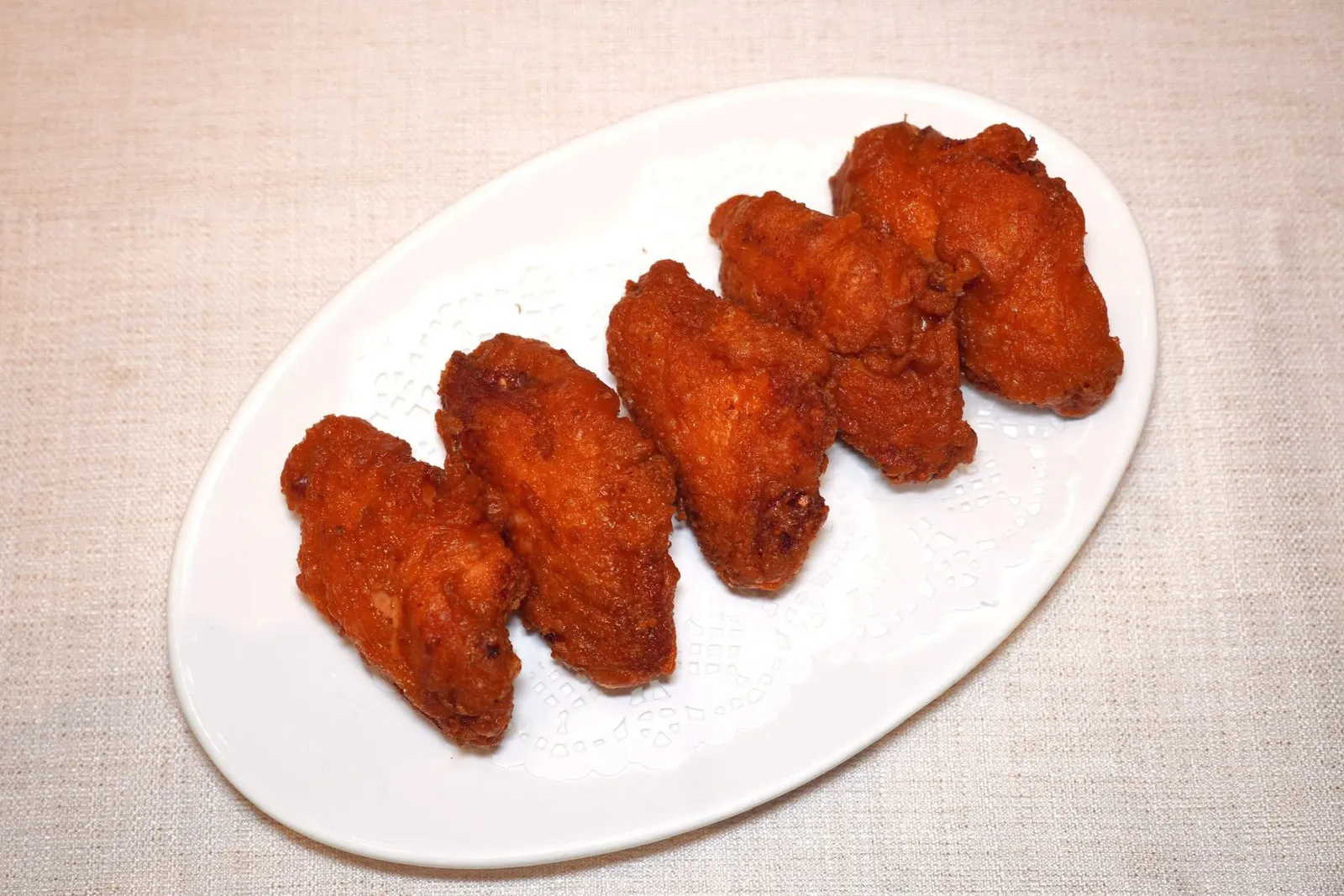 虾酱炸鸡中翼 (78 CNY+)Deep-fried Chicken Wings with Shrimp Pasteปีกไก่ทอดมากรอบ ๆ ไม่อมน้ำมันโดยมีความหอมโดดเด่นของกะปิสไตล์แต้จิ๋วอยู่ด้วย (14/20)