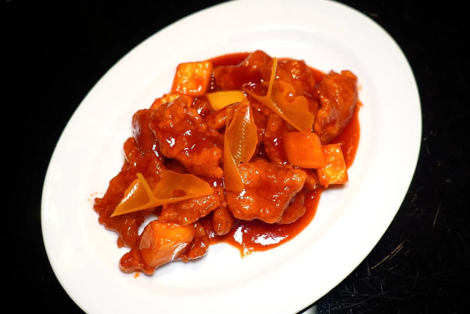 香菠咕噜肉 (288 CNY+)Deep-fried Pork, Pineapple, Sweet & Sour Sauceหมูผัดเปรี้ยวหวานสไตล์กวางตุ้งมีรสชาติของสับปะรดที่โดดเด่นอยู่ในตัวซอส นอกจากนี้เนื้อหมูยังคงกรอบนอกฉ่ำในไร้ที่ติ (15/20)