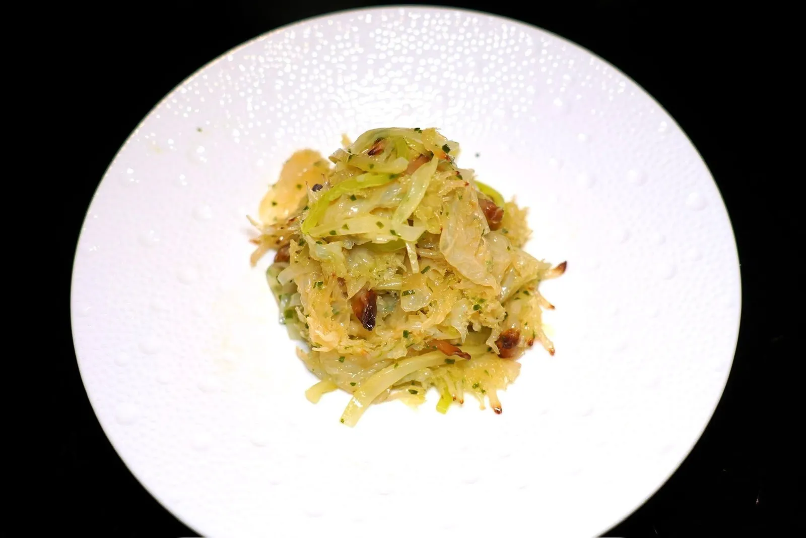 咸菜海蜇头 (78 CNY+)Marinated Jelly Fish, Picklesแมงกะพรุนหมักเสิร์ฟมาแบบกรอบ ๆ กับผักดอง ที่ฝานเป็นริ้ว ๆ สร้างมิติทางเนื้อสัมผัสที่ดี ในส่วนของรสชาติยังไม่โดดเด่นมากนัก (14/20)