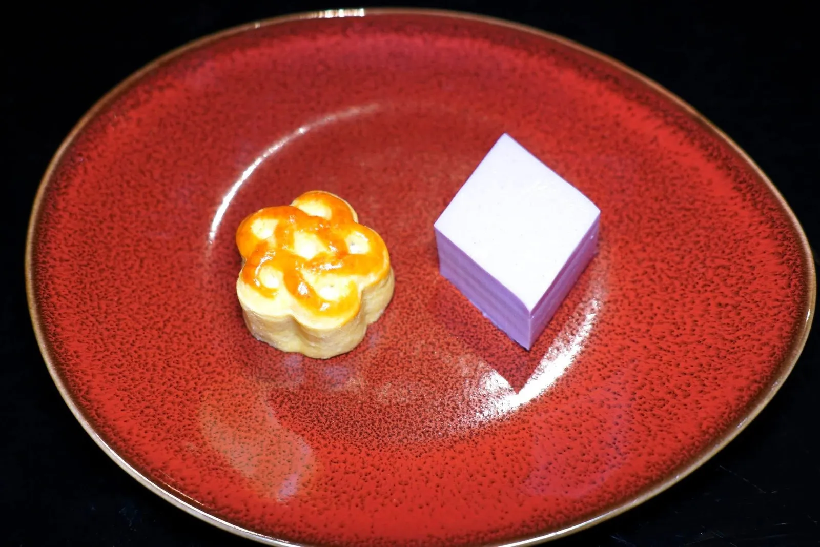 ยังมีขนมกาแฟจิ๋วอย่าง Mini Mooncake กับ Coconut Pudding หรือพุดดิ้งมะพร้าวนุ่ม ๆ ปิดท้ายให้อีกด้วย
