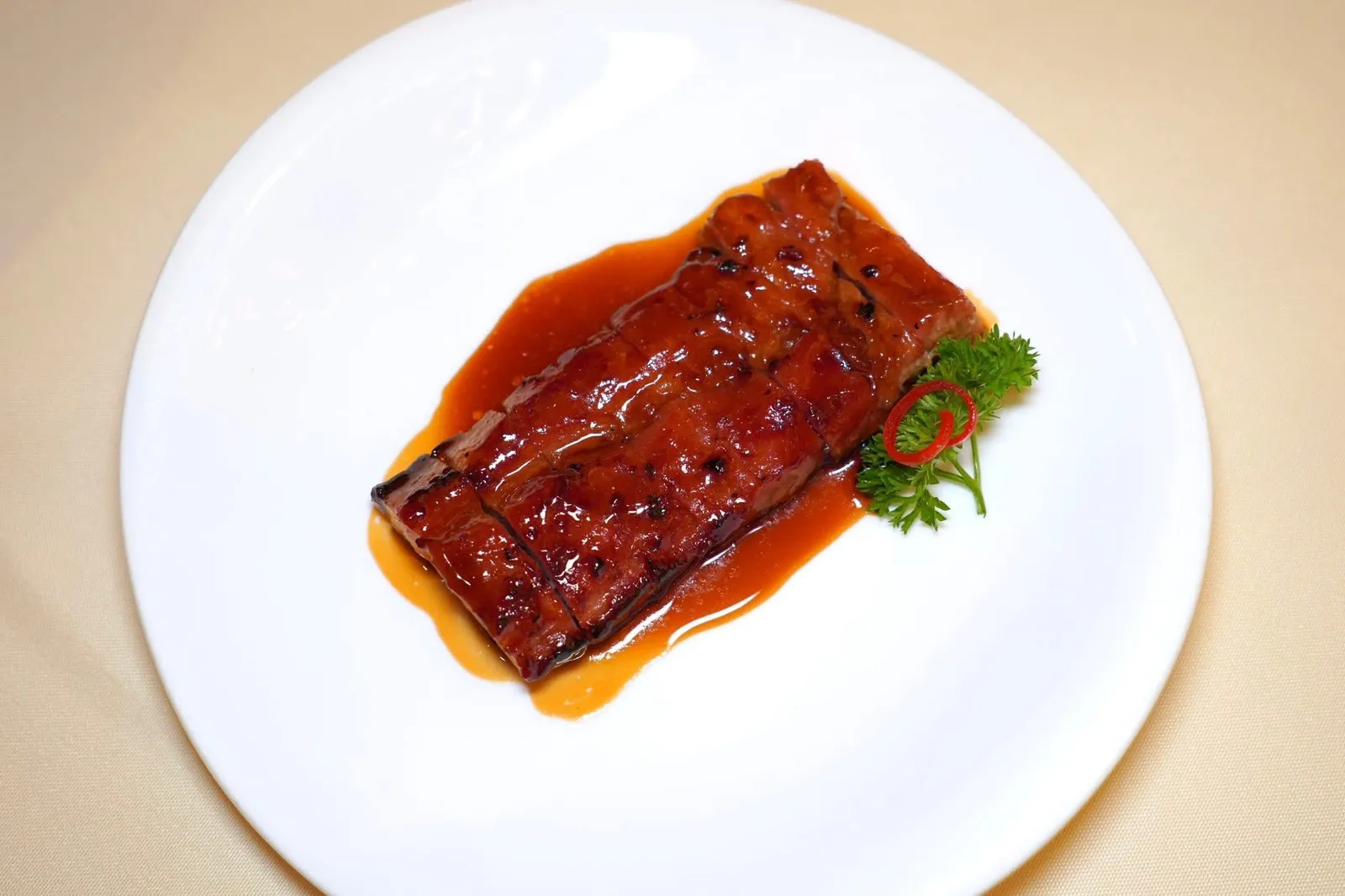 蜜汁叉烧 (小份) (110 CNY+)Barbecued honey pork (small portion)หมูแดงมีรสชาติหวานนำ อัตราส่วนไขมันค่อนข้างมาก เคี้ยวนุ่ม หอม อร่อยได้ง่ายโดยไม่ต้องตีความ (14/20)