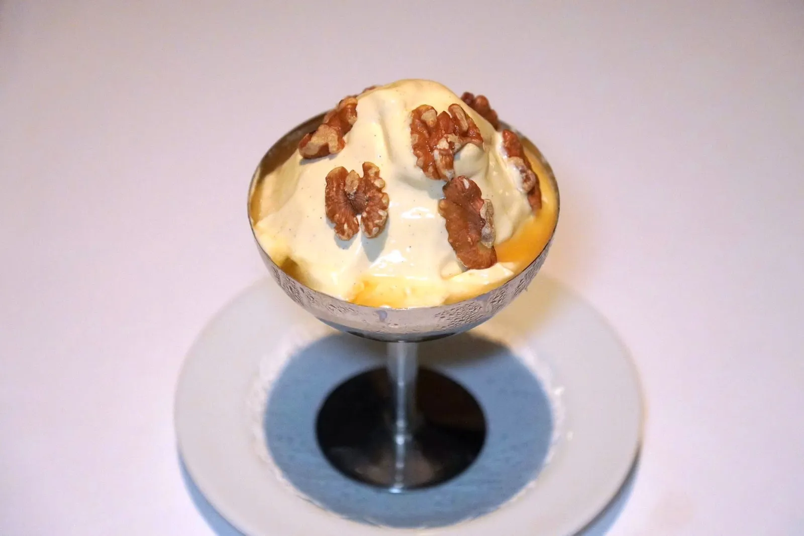 DON PEDRO (450++)Freshly spun vanilla Ice cream, crushed walnuts, Whiskeyไอศกรีมวานิลลาชั้นดีเสิร์ฟมากับถั่ววอลนัทบด ที่โต๊ะพนักงานจะเทราดวิสกี้ Jameson ลงไปช่วยให้รสชาติมีความซับซ้อนมากยิ่งขึ้น