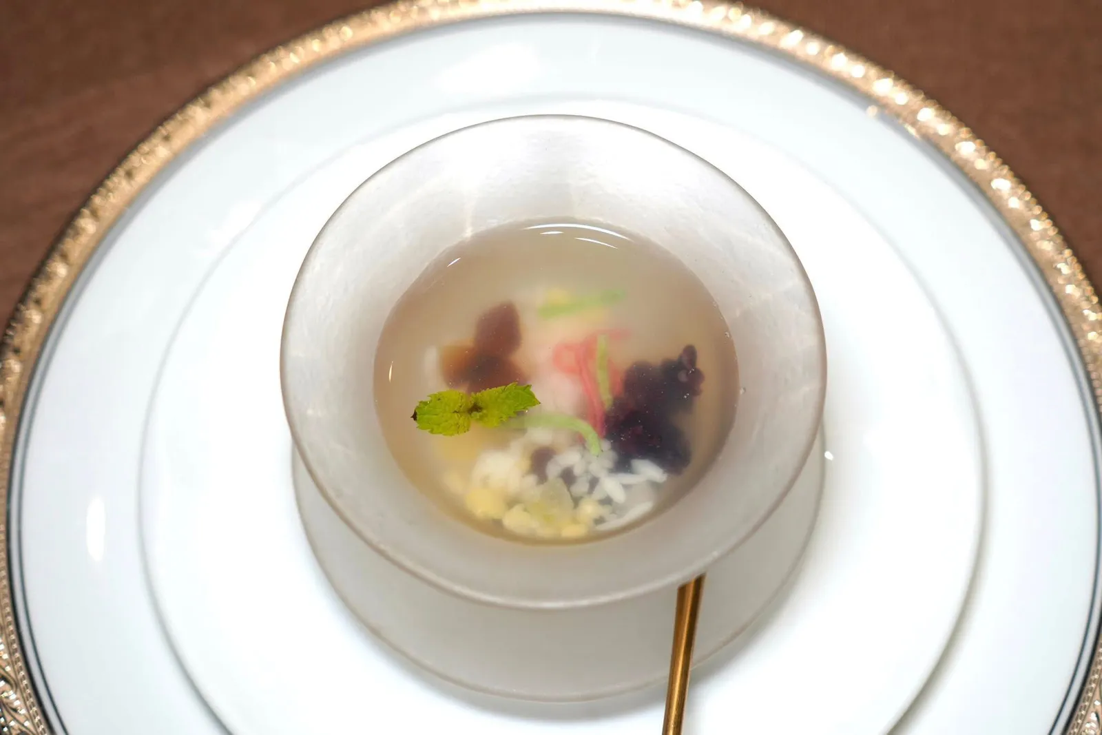 苏式八宝绿豆汤 (28 CNY+/Guest)Suzhou-style Mung Bean Soup with Eight Delicaciesเมนูของหวานมีปริมาณพอเหมาะสำหรับ 1 คน (14/20)