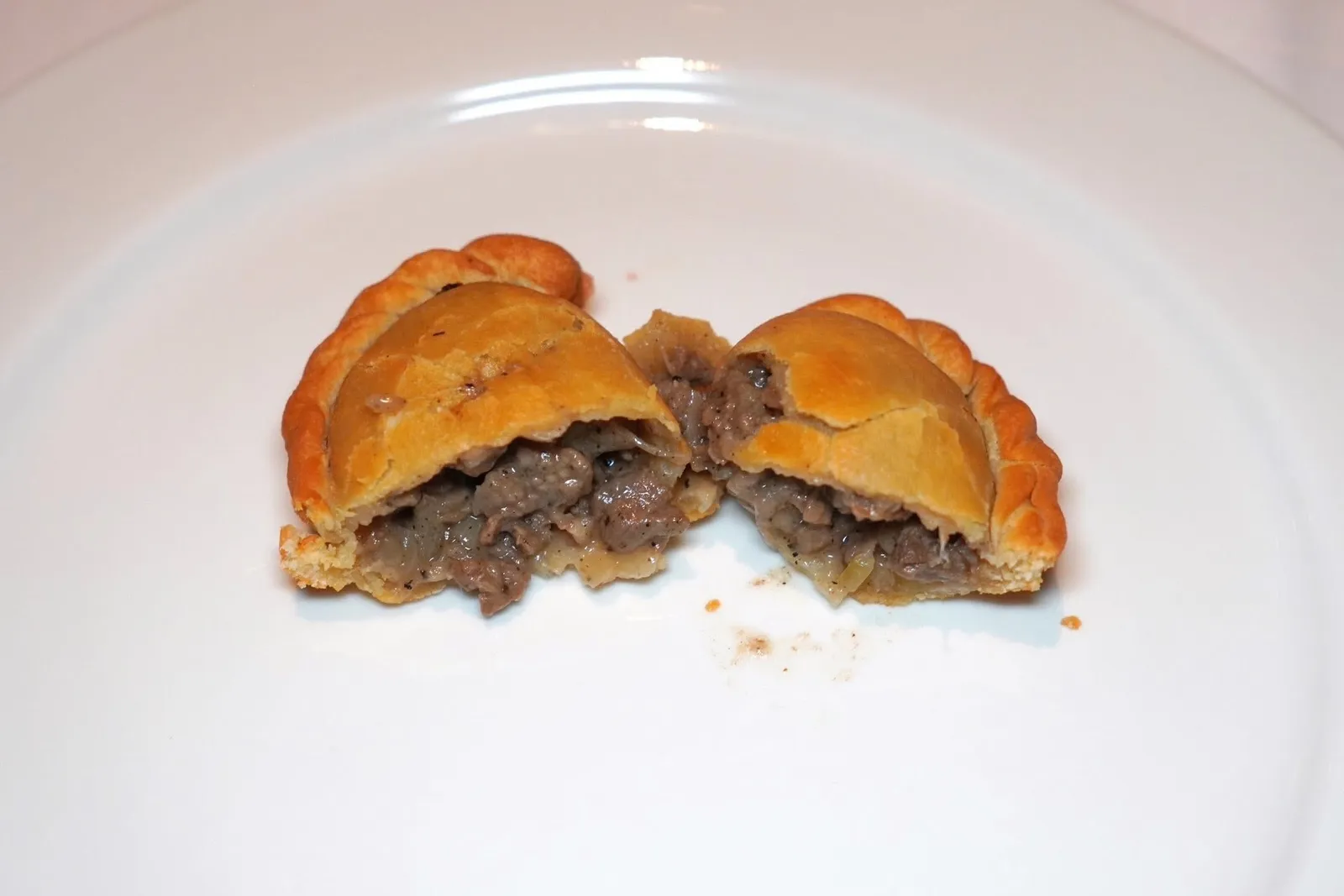 EMPANADA (3) (520++)Flank steak, cut by handไส้ด้านใน