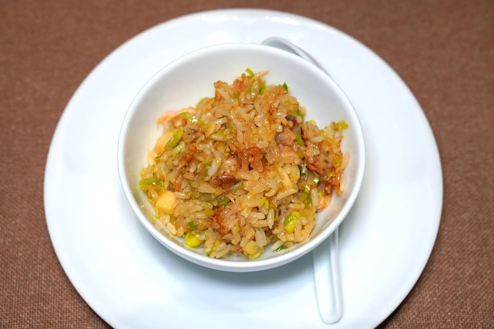 苏式重青焖肉锅饭 (小份) (98 CNY+)Steamed Rice with Pork and Garlic Leavesพนักงานจะตักแบ่งให้ลูกค้าทุกคน (16/20)