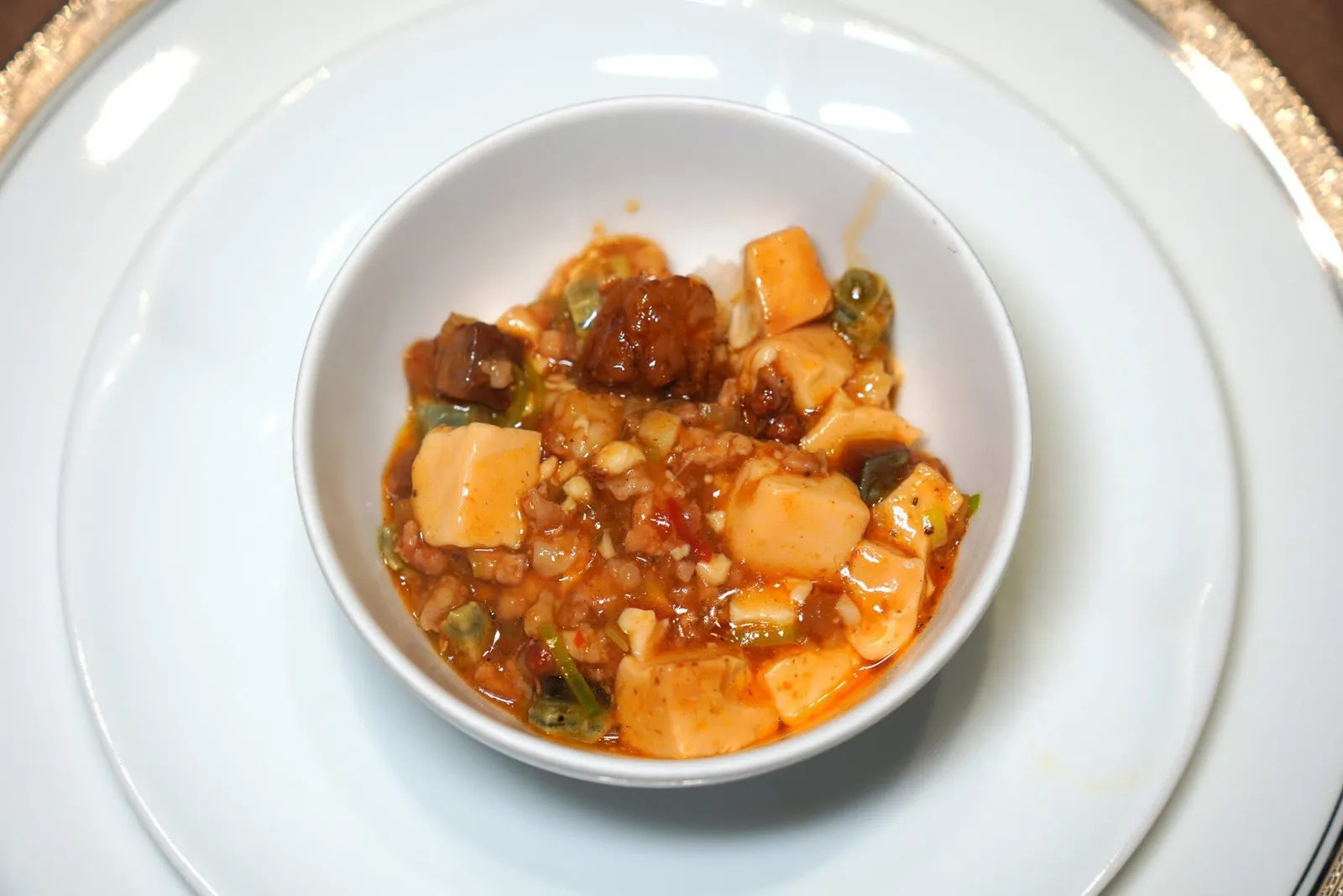 和牛麻姿豆腐 (198 CNY+)Stewed Tofu with Wagyu in Chili Sauceอย่าลืมสั่งข้าวสวยร้อน ๆ มาเพื่อรับประทานไปควบคู่กัน (17/20)