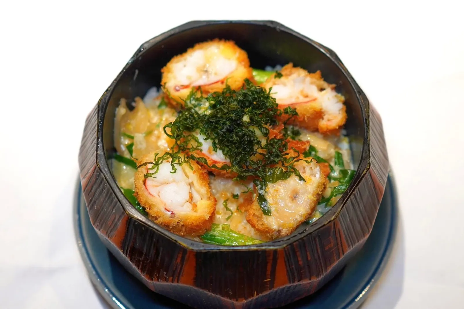 KATSU DON (680++)Lobster cutlet, steamed rice, KiSara sauceกุ้งล็อบสเตอร์คัตสึหรือชุบแป้งทอดเสิร์ฟมากับข้าวญี่ปุ่น ต้นหอม และซอสสูตรพิเศษของร้านคิซาระ