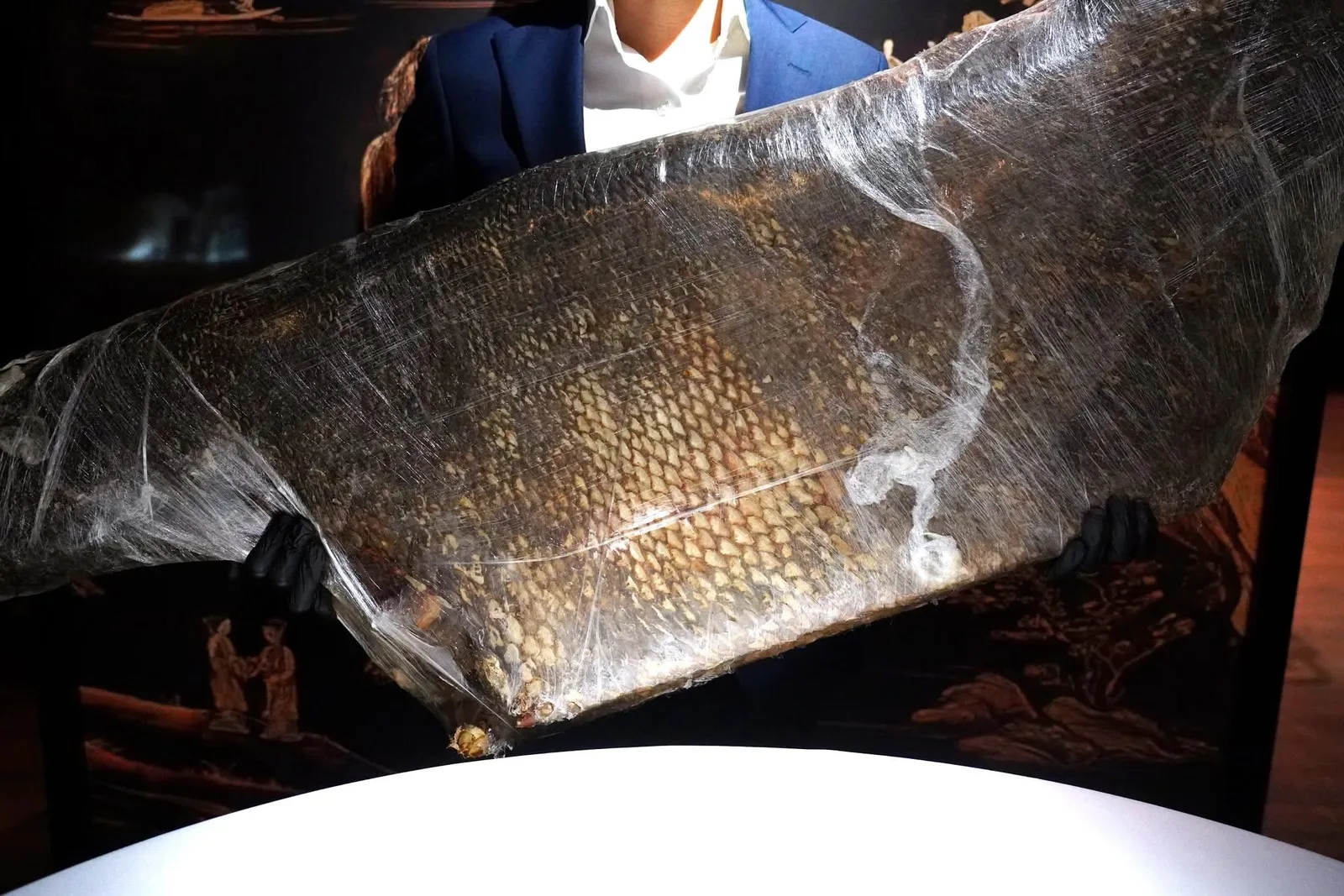 Kunlun (Dried Dragon Grouper Fish Skin)三杯崑崙คุนหลุนหรือหนังปลาเก๋ามังกรแบบแห้งเป็นวัตถุดิบสำคัญของคอร์สถัดไป (14/20)