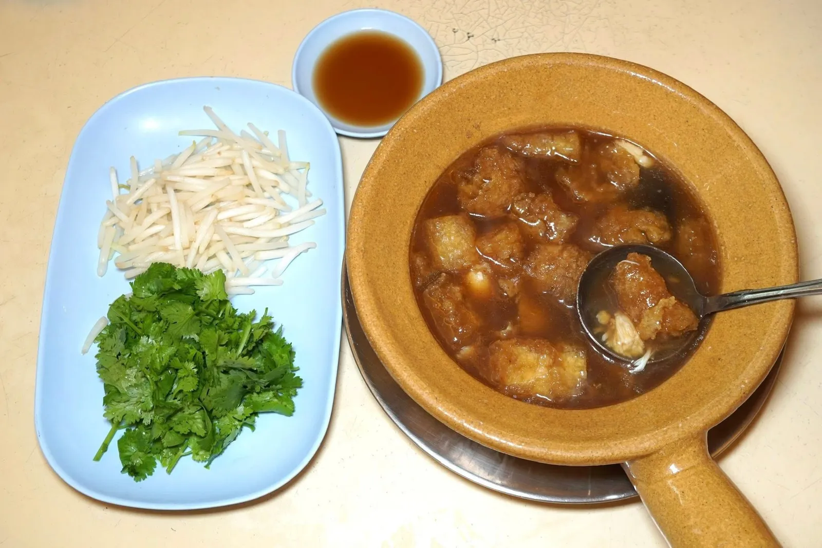 กระเพาะปลาน้ำแดง (เล็ก) (200)FISH MAW IN THICK SOUPกระเพาะปลาแท้เสิร์ฟมากับซุปร้อน ๆ โดยมีเนื้อปูใส่มาด้วยเล็กน้อยเหมาะสมกับระดับราคา (13/20)