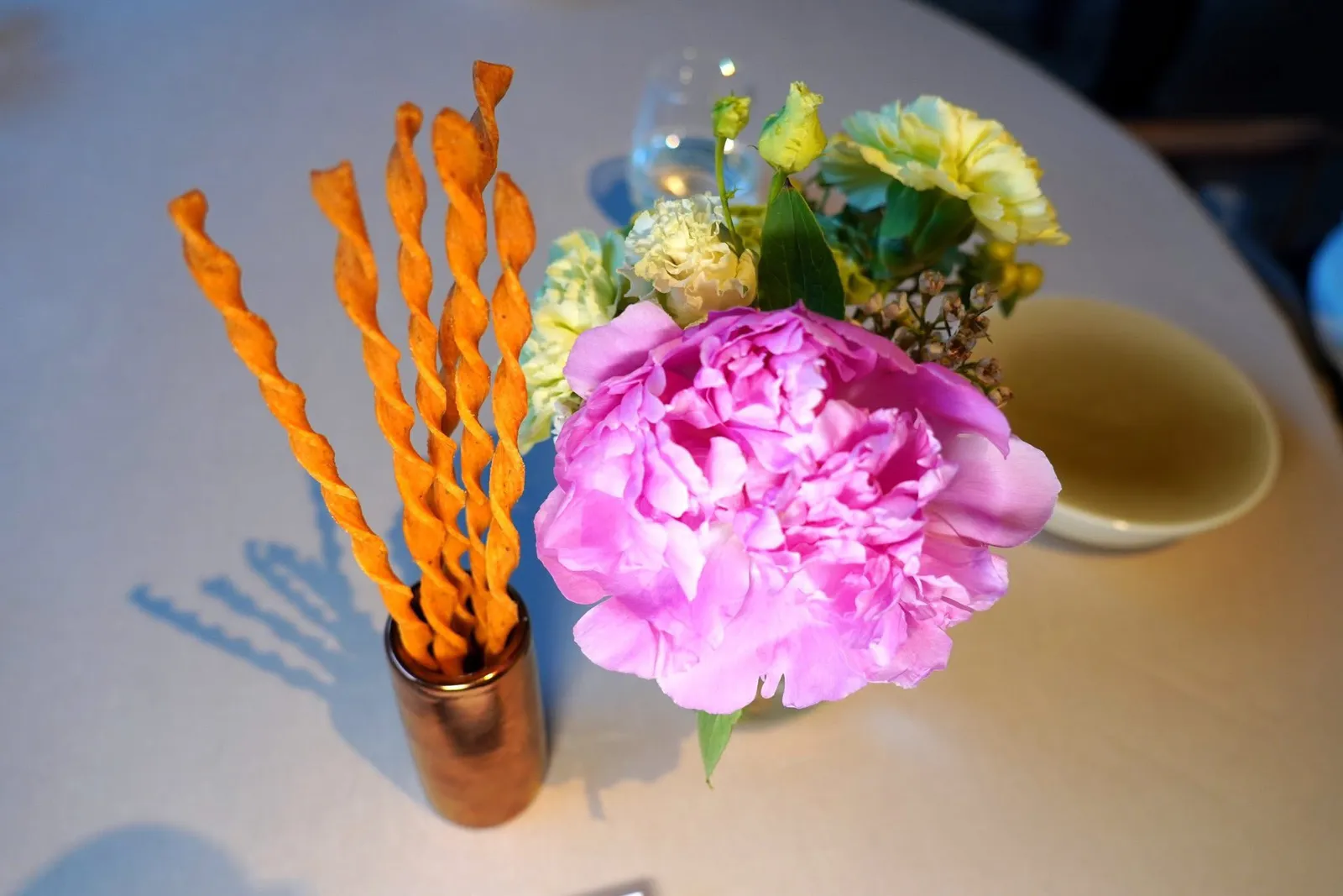 Welcome Aperitifเริ่มต้นมื้ออาหารด้วย Twisted Breadstick กรอบ ๆ (18/20)