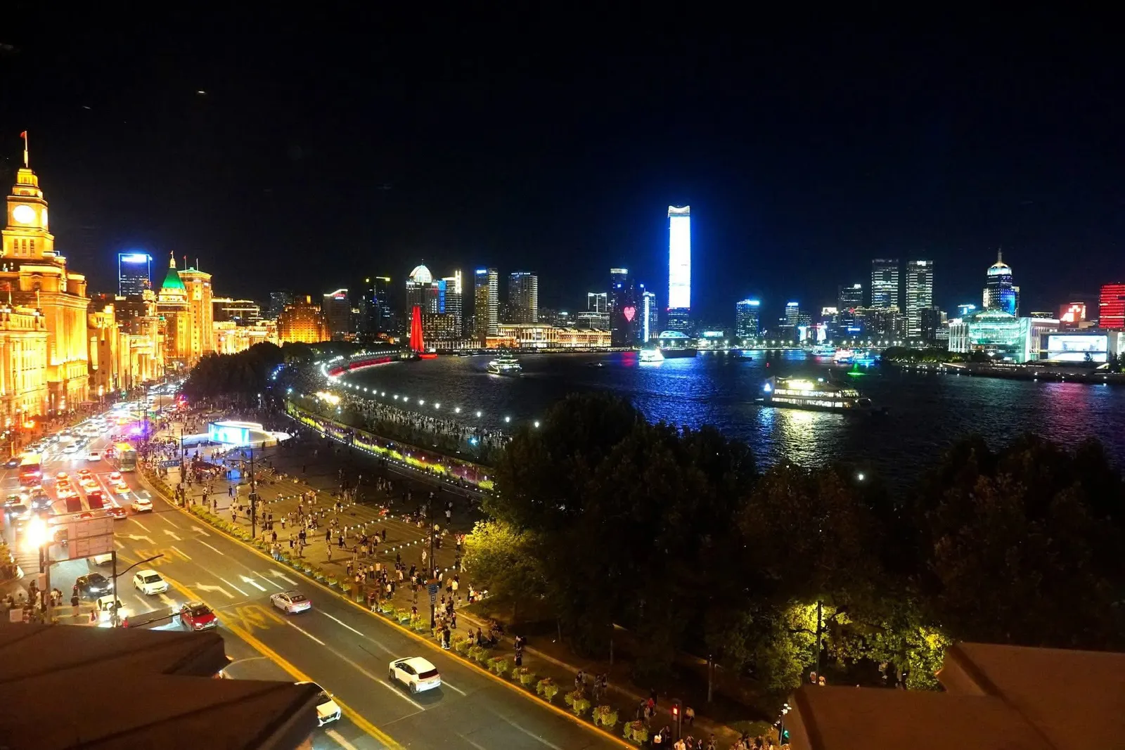 ภาพของ The Bund ยามค่ำคืน