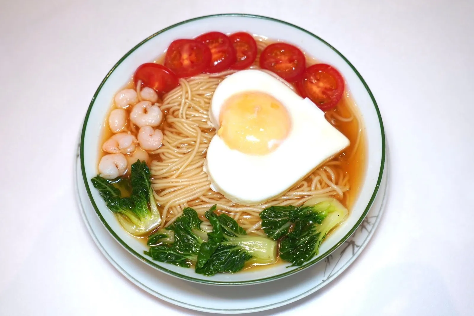ใครที่มาเฉลิมฉลองในโอกาสพิเศษทางร้านจะมอบก๋วยเตี๋ยวซึ่งเป็นเมนูมงคลให้อีกหนึ่งจาน