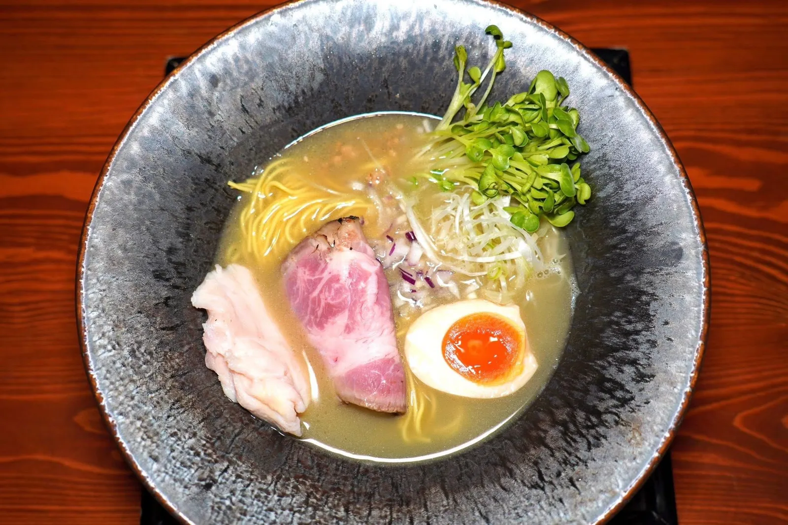 Tori Ramen (290++)Homemade chicken broth ramen without any chemical condimentsปิดท้ายของคาวด้วยราเมงไก่ Jidori เสิร์ฟมาแบบกึ่งสุกกึ่งดิบ น้ำซุปร้อน ๆ มีรสชาติกลมกล่อมไร้ที่ติ (14/20)