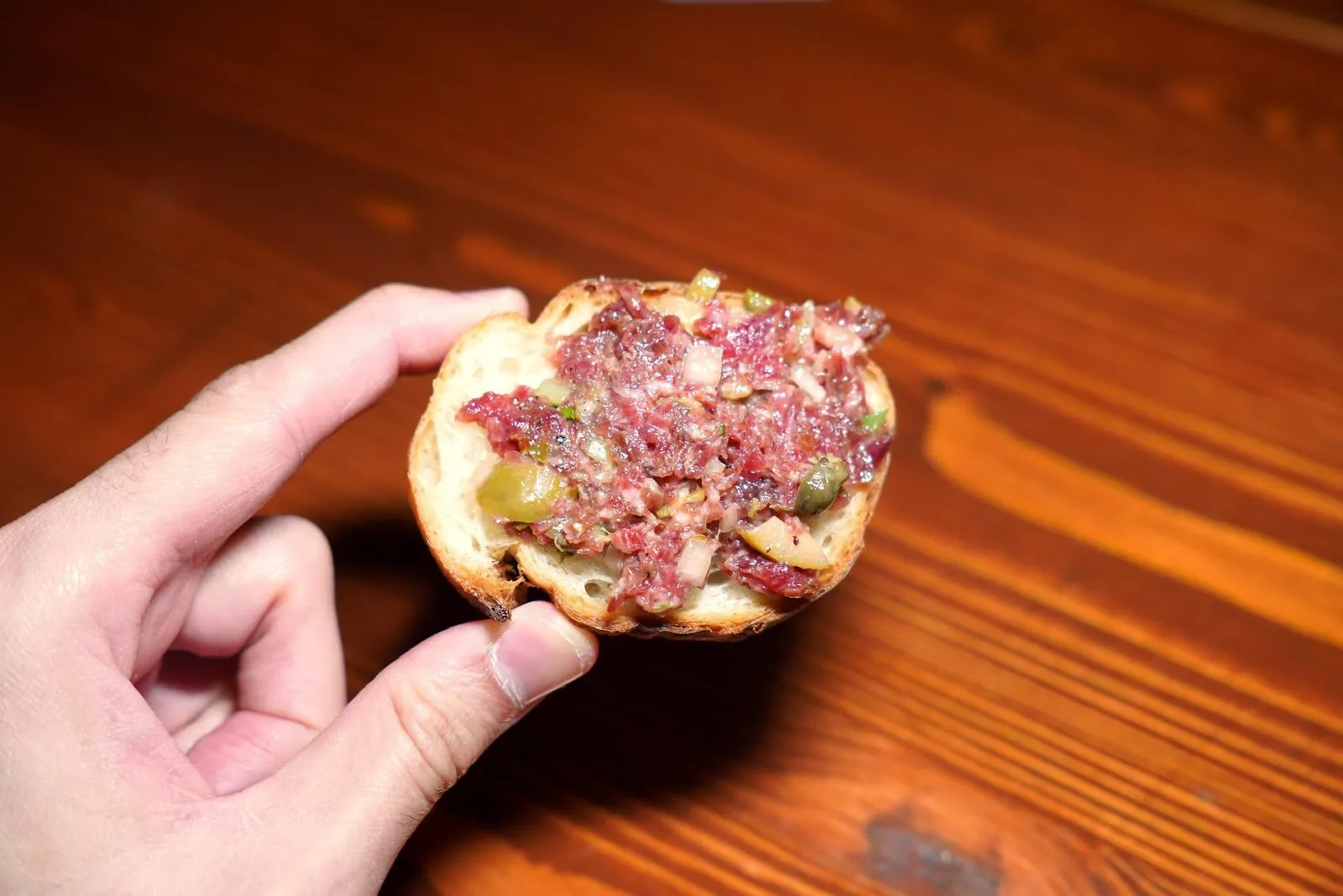 Japanese Beef Tartare (360++)Flavored basically with soy sauce on freshness beefเนื้อวัวสับจนละเอียดปรุงรสด้วยซีอิ๊วญี่ปุ่นและผักดอง (13/20)
