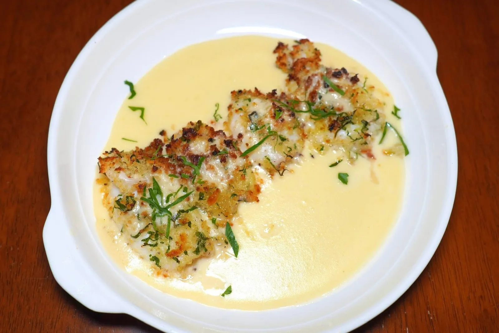 Calamari e Parmigiano (290++)Grilled Squid on Parmigiano potato creamเริ่มต้นด้วยของว่างเรียกน้ำย่อยเป็นหมึกย่างสุกพอเหมาะเสิร์ฟมาบนครีมมันฝรั่วที่ผสมผสานชีสพามิเจียโนลงไปจนให้ความหอมและครีมมี่ที่กลมกล่อม (14/20)
